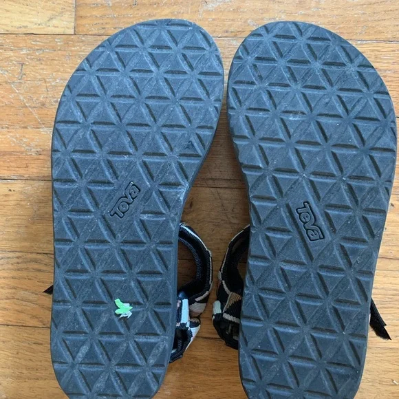 Teva Black and Tan Retro pattern Sandals - Picture 4 of 6